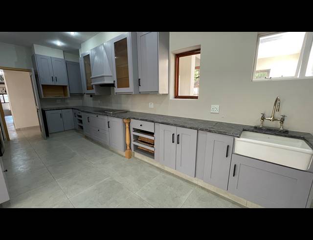 5 BEDROOM HOUSE FOR SALE IN WATERKLOOF HEIGHTS